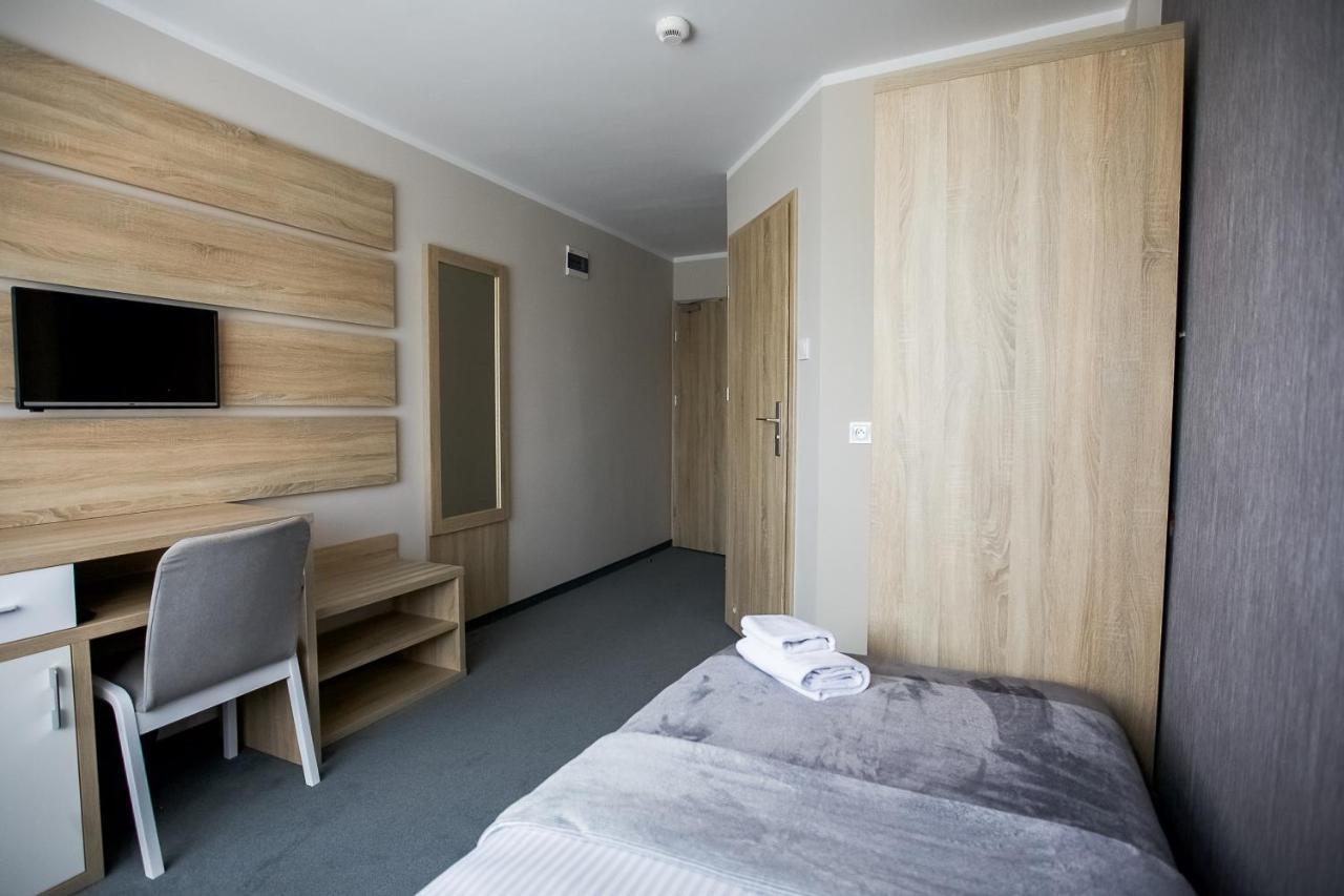 Elba Hotel Ostroleka  Eksteriør bilde