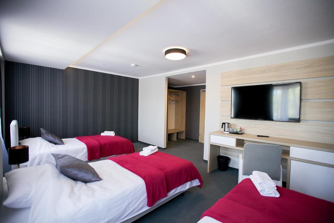 Elba Hotel Ostroleka  Eksteriør bilde