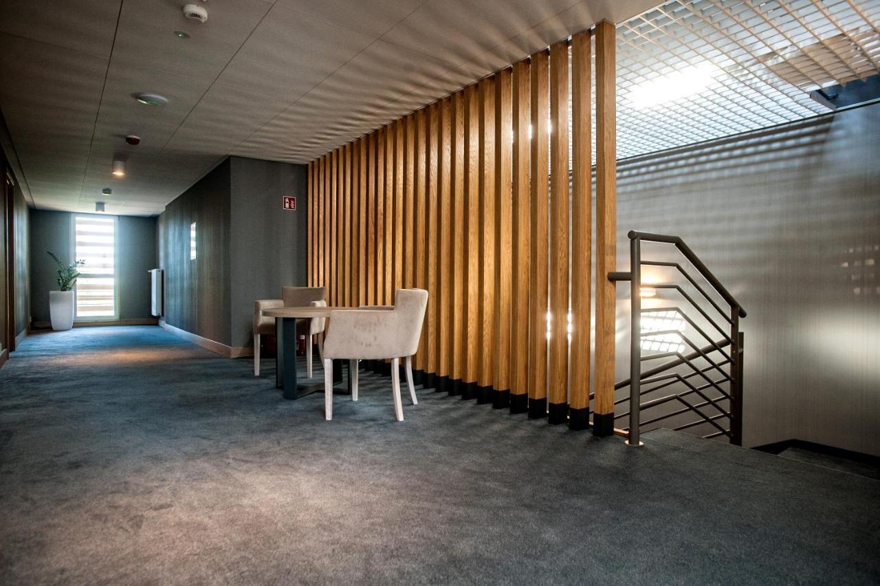 Elba Hotel Ostroleka  Eksteriør bilde